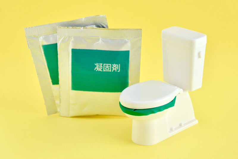 凝固剤とミニチュアトイレ